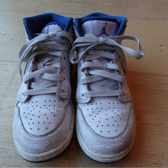 Jordan Kids Sneakers - White and Blue - Picture 3 of 4